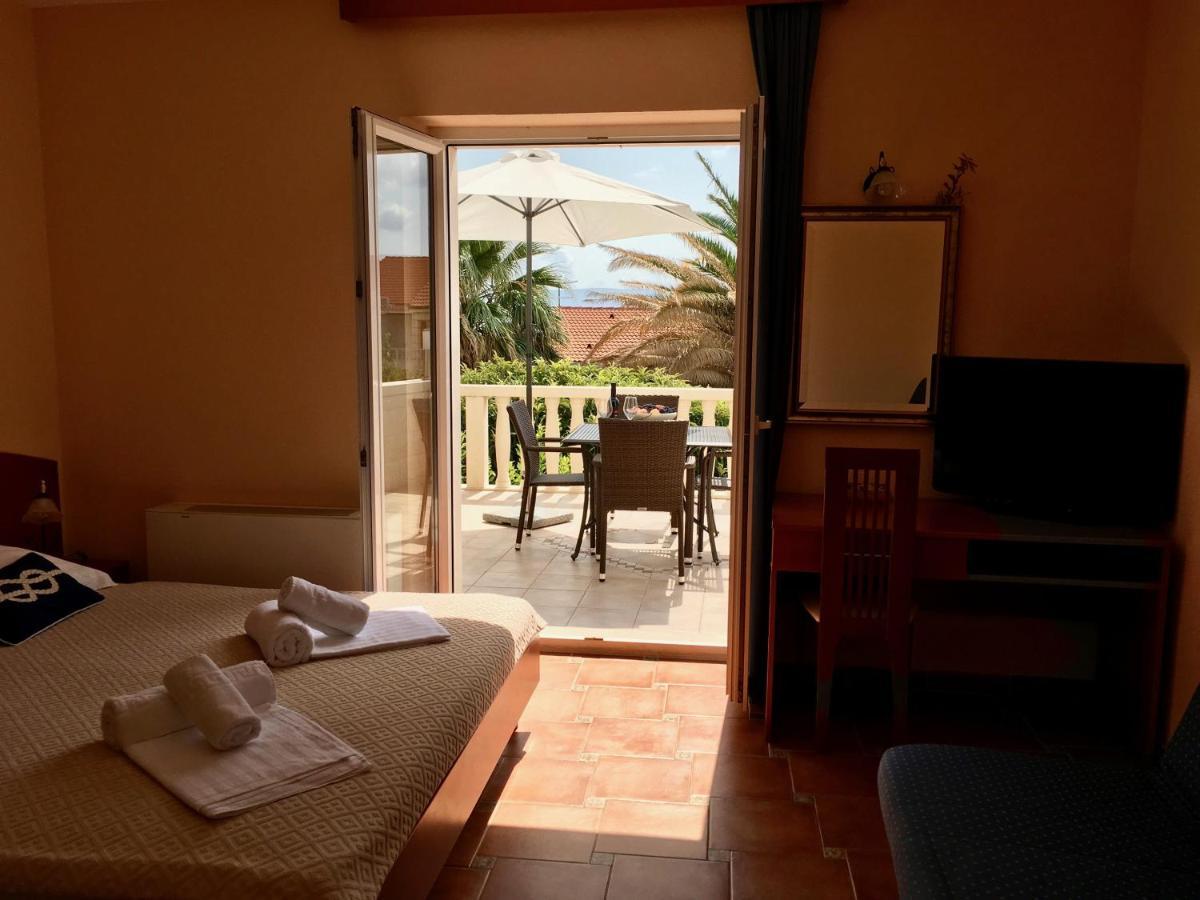 Apartments Villa Jadranka Adults Only Бол Екстериор снимка