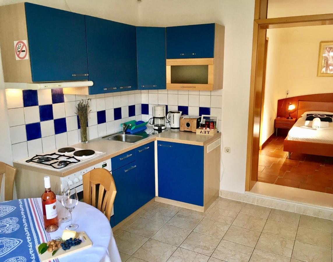 Apartments Villa Jadranka Adults Only Бол Екстериор снимка