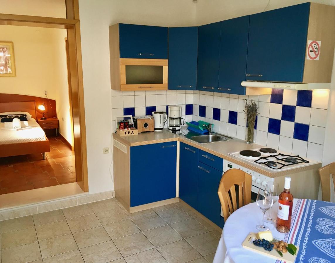 Apartments Villa Jadranka Adults Only Бол Екстериор снимка